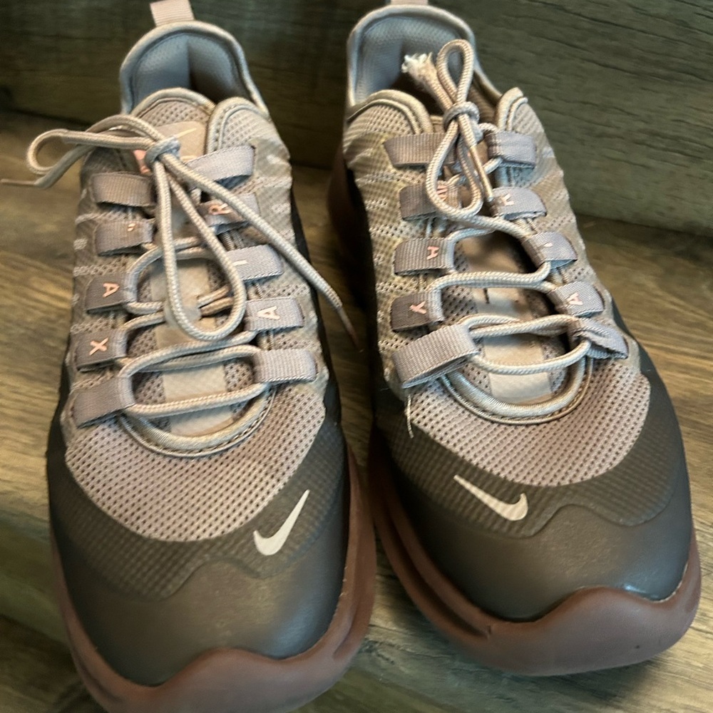 Nike air purple women’s sneakers